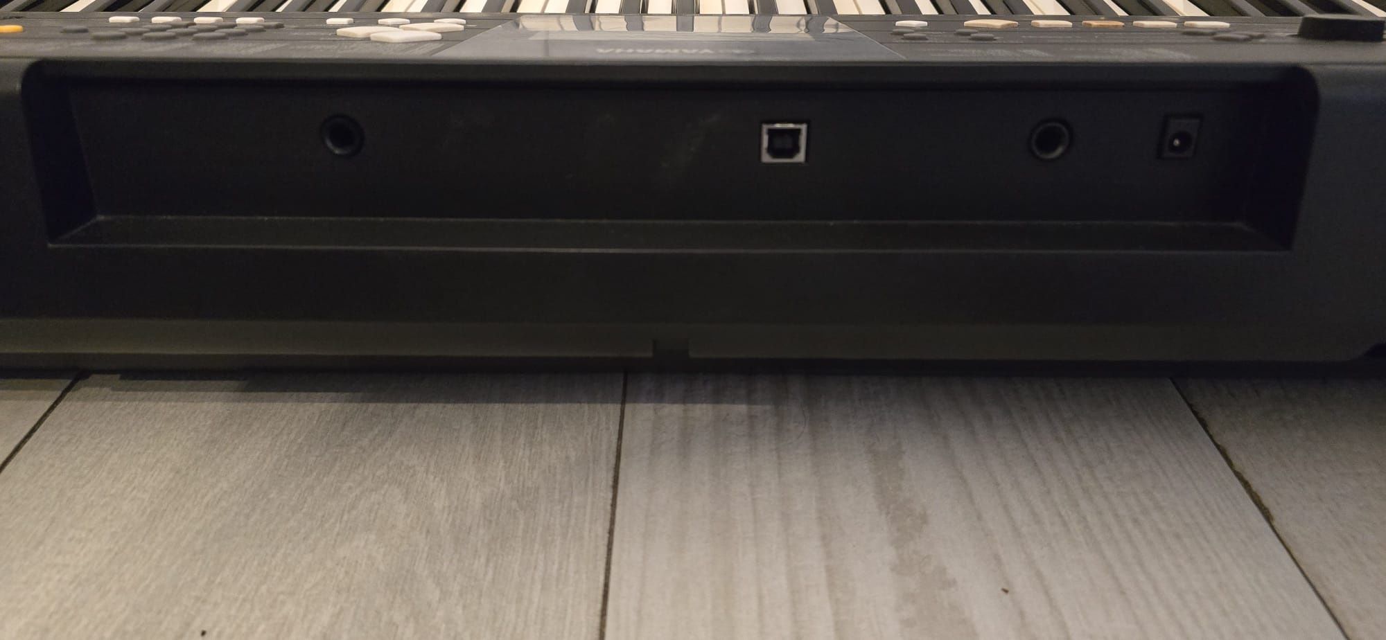 Yamaha PSR e333 piano