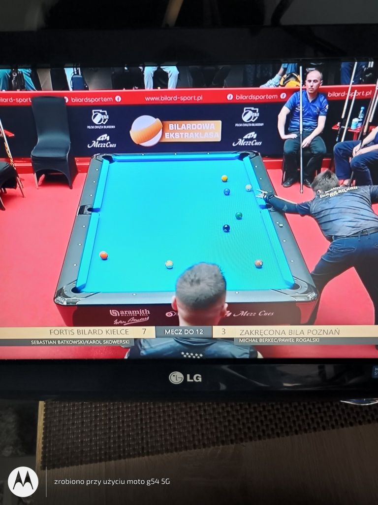 Telewizor 19'" LG Model 19LD320 + wieszak ścienny
