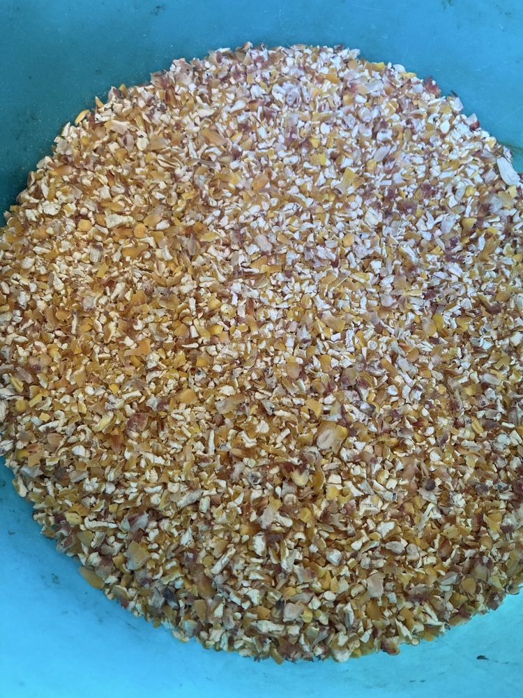 Продам , Товч , крупу кукурудзяну