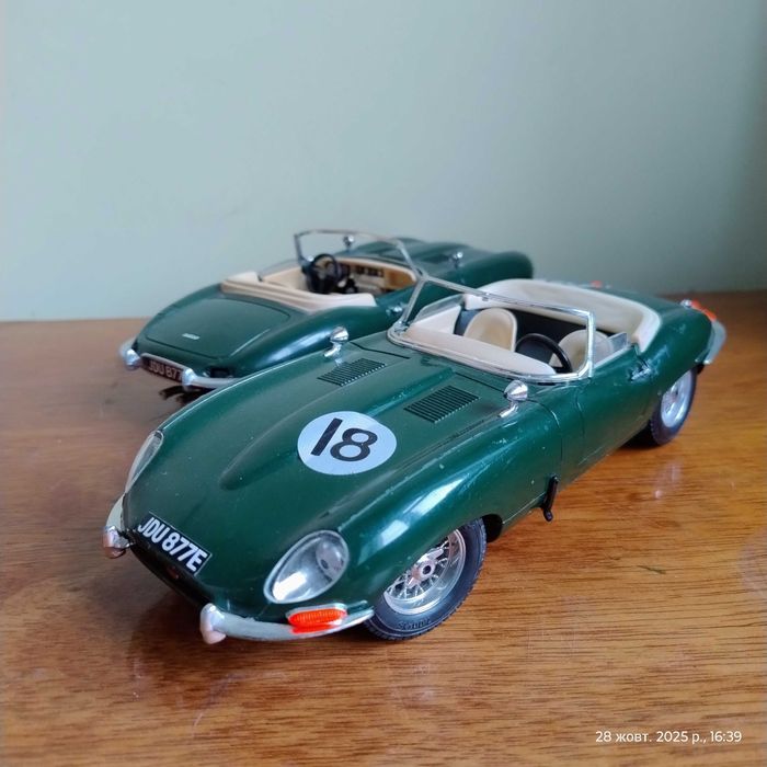 Масштабная модель Jaguar  1961  Bburago Italy    1 : 18