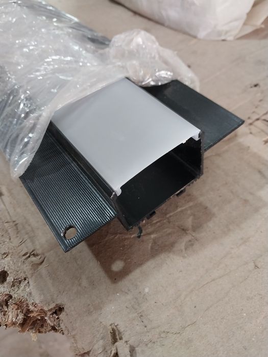 Профіль тіньового шва роздільний РСТ40-Ч .3 метра