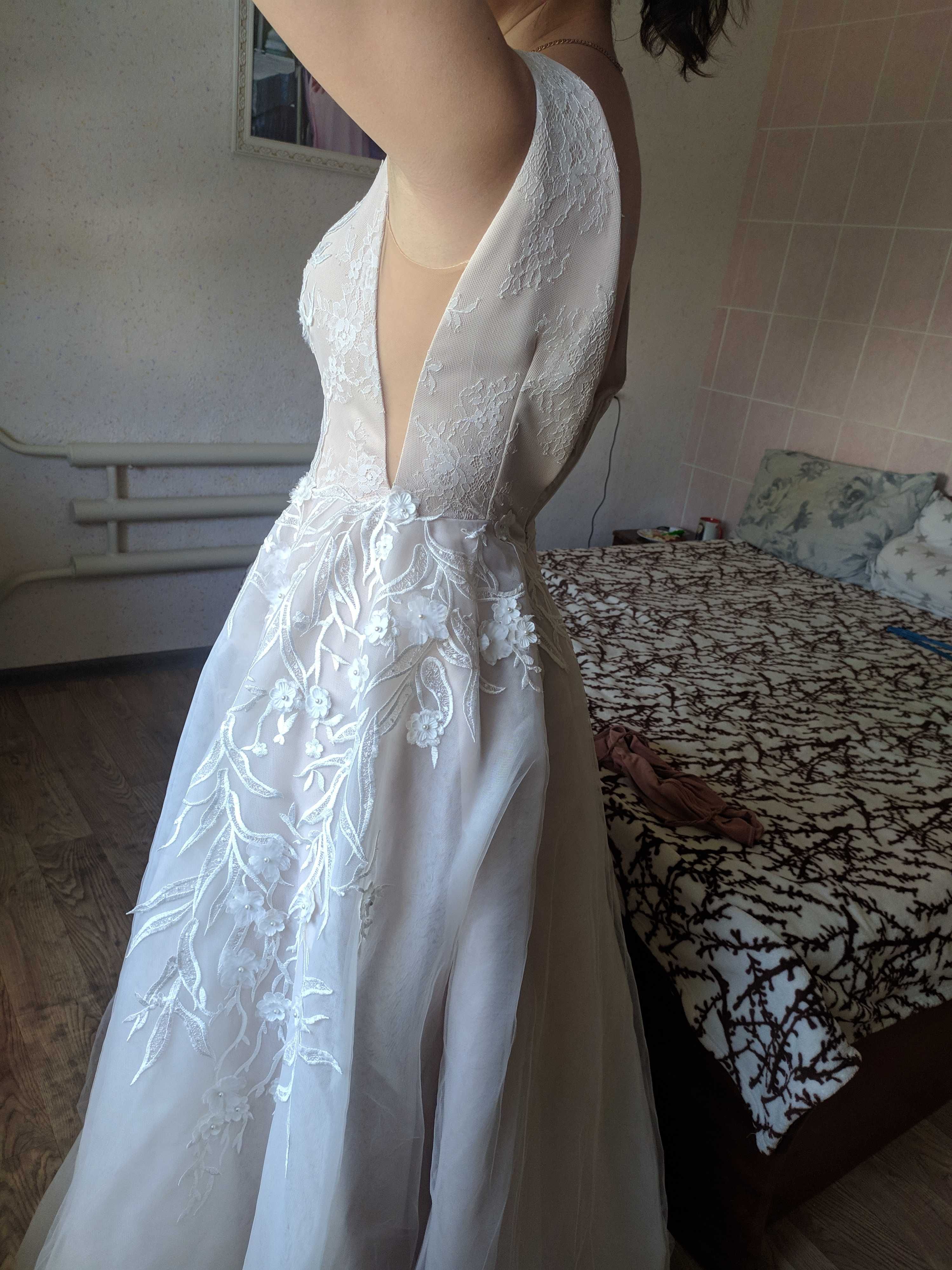 Весільна сукня в чудовому стані, розмір s