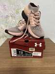 Женские кроссовки UNDER ARMOUR
