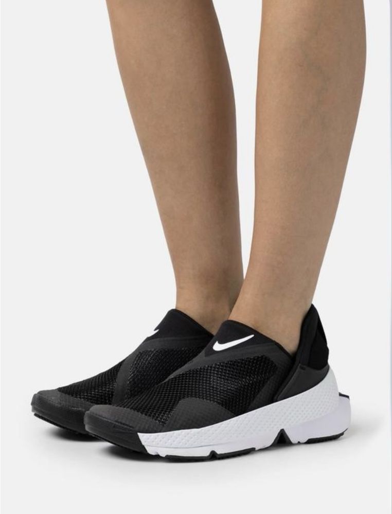 Кросівки Nike Go FlyEase