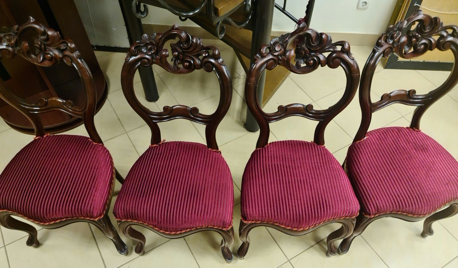 Антикварные стулья 4 стула(цена за комплект)