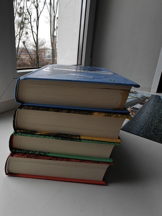 Крізь дзеркала серія цикл, Зимові заручини, Викрадені з Місяцесяйва