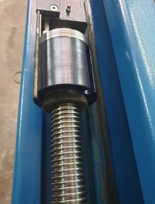 Podnosnik dwukolumnowy Nusbaum  śrubowy