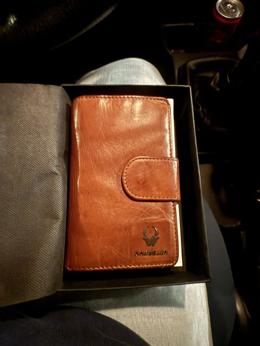 Carteira de pele