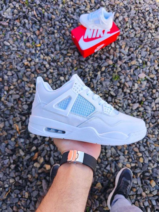 Кросівки підліткові Nike Jordan 4 Retro демісезонні розпродаж