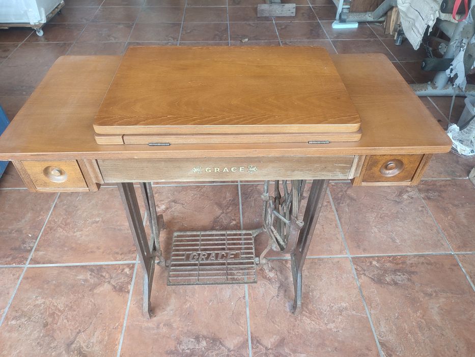 Máquina de costura antiga