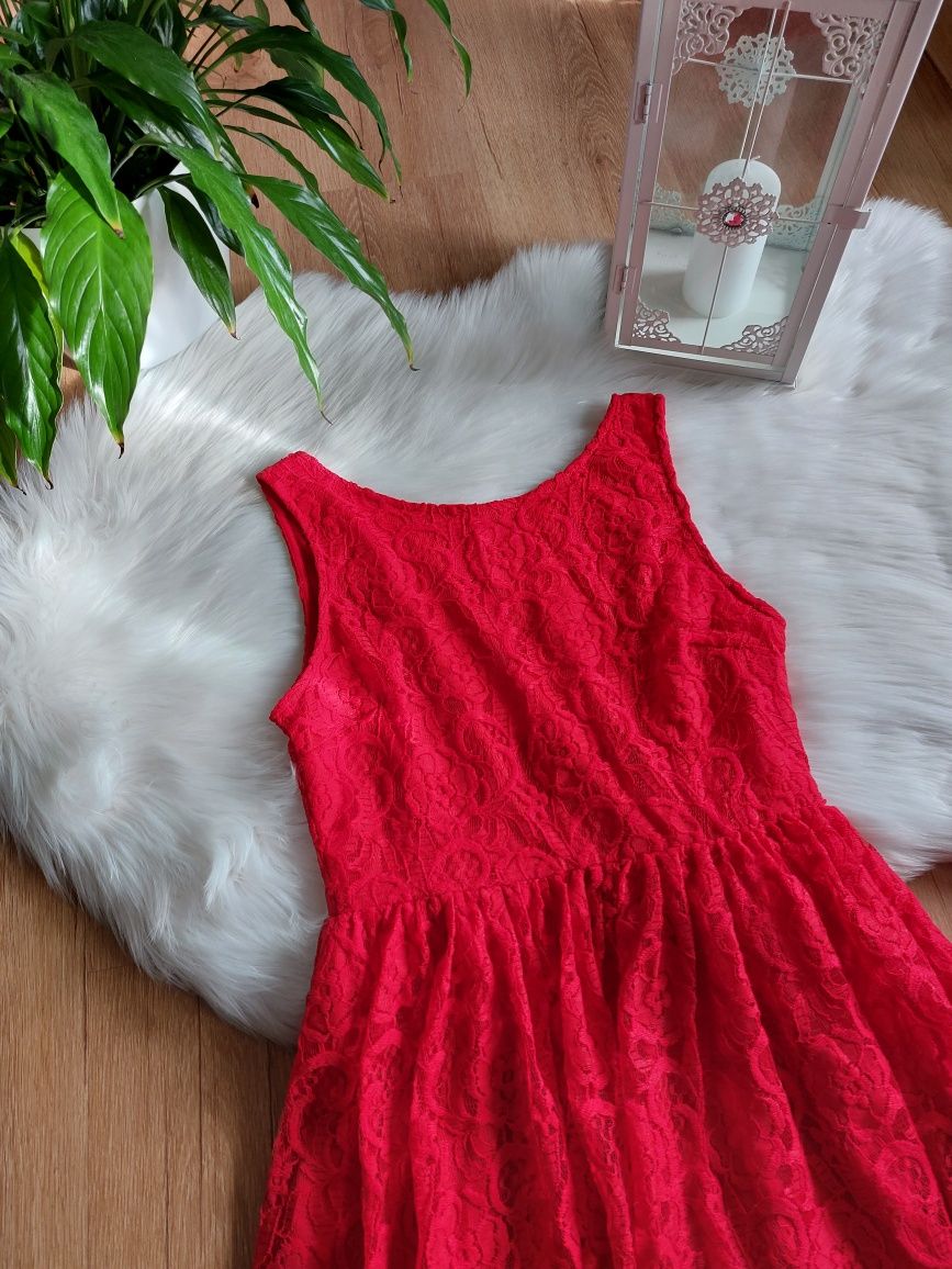 Czerwona koronkowa sukienka Bik Bok rozmiar M na wesele