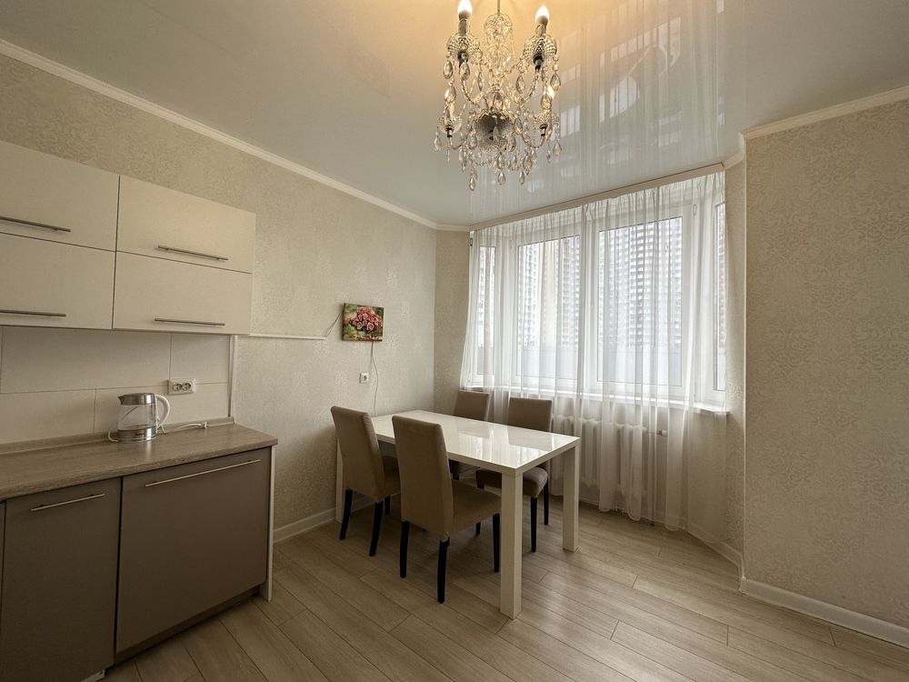 Продаж квартири Григоренка,20 Позняки Осокорки 3 окремі кімн, 3 поверх