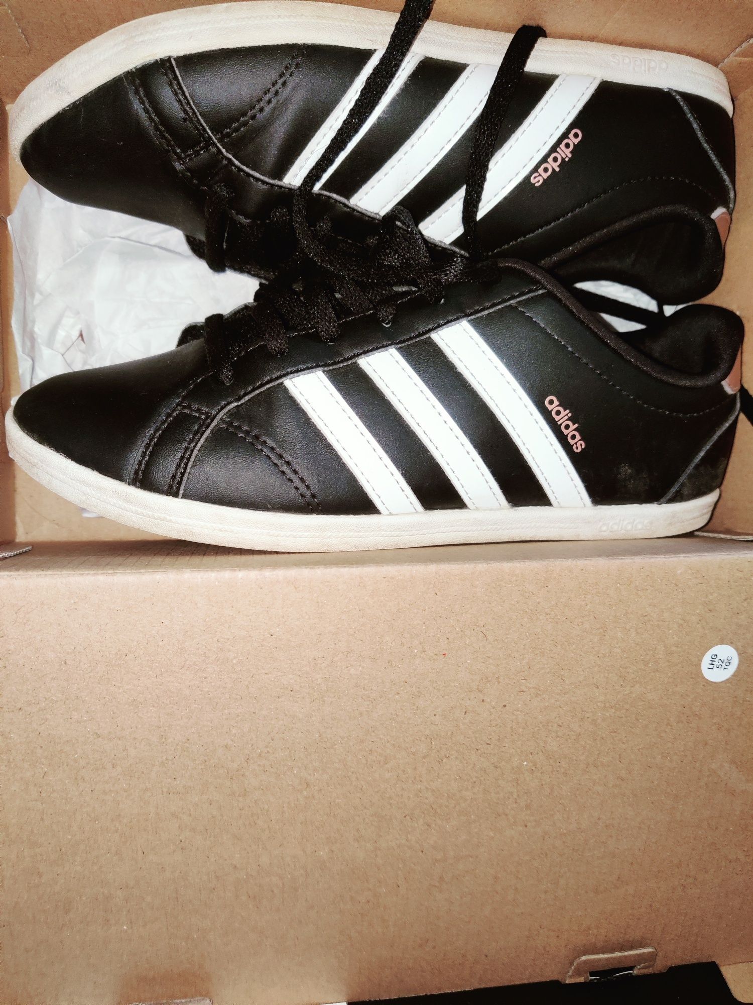 37 i 1/3 buty młodzieżowe Adidas