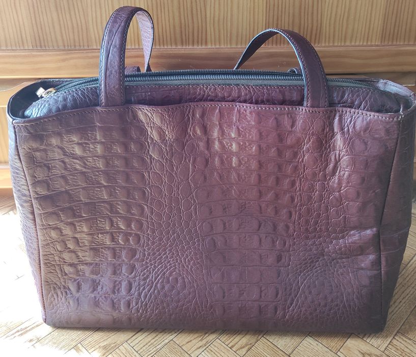 Mala de senhora  bordeaux