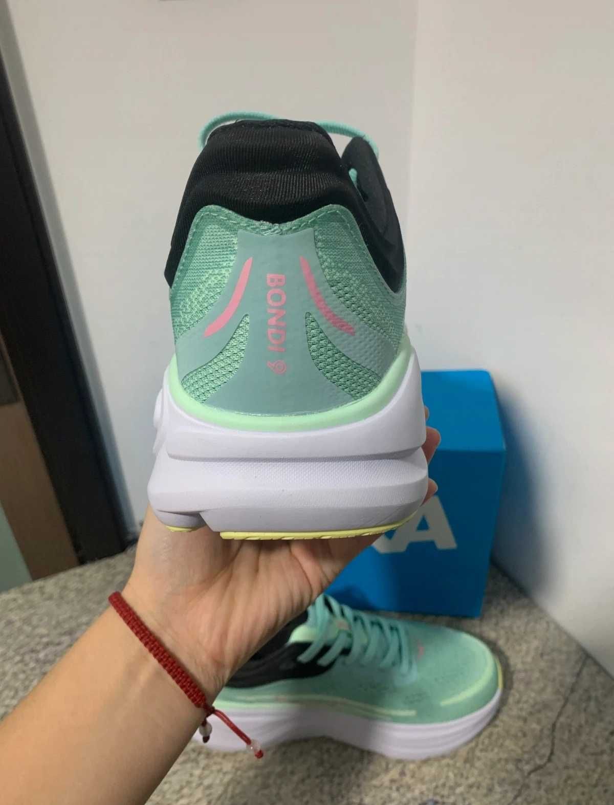 Hoka Bondi 9 Novos