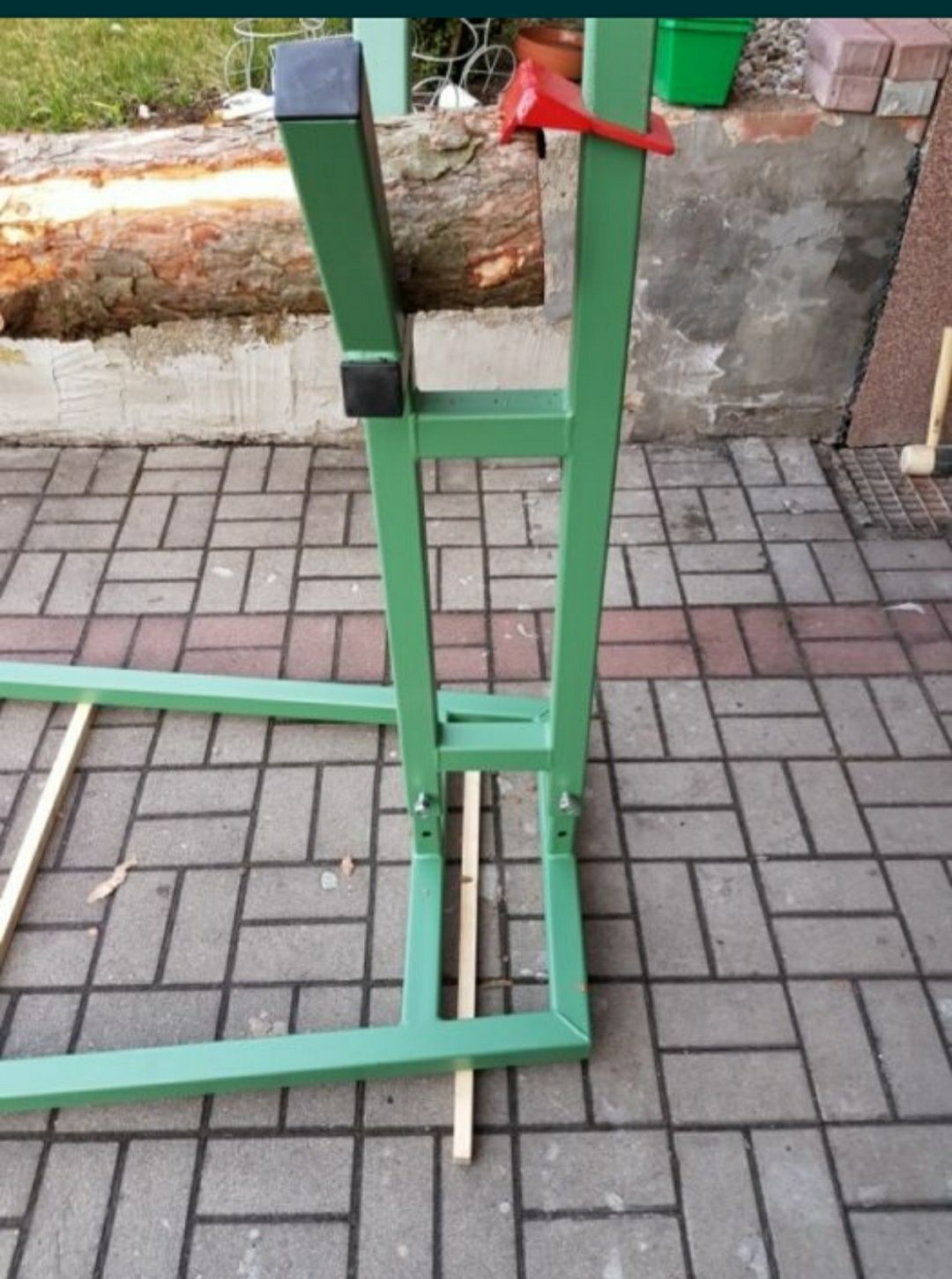 Stojak , kobyłka do cięcia drzewa