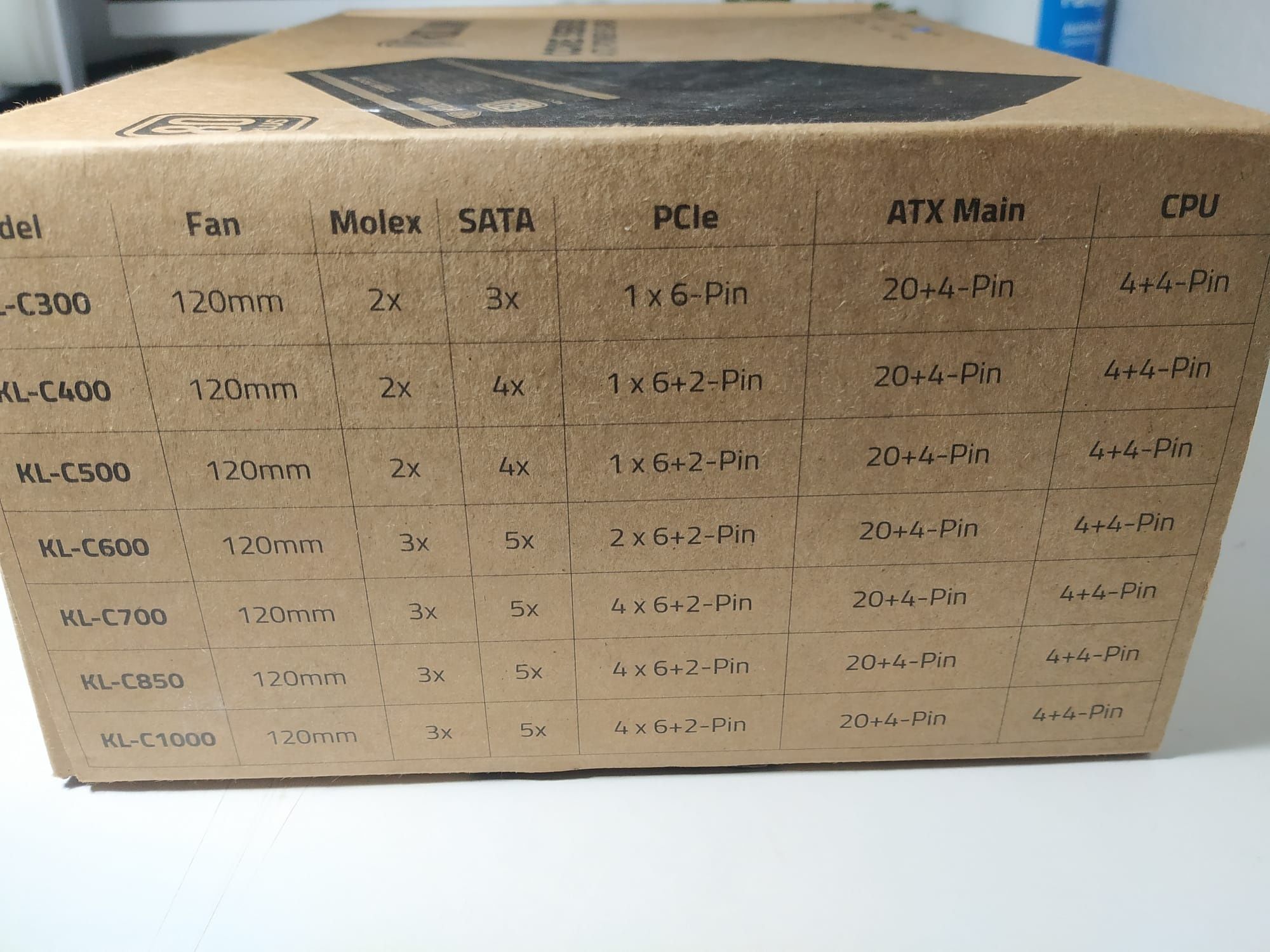 Fonte de alimentação ATX kolink 700w 80plus.