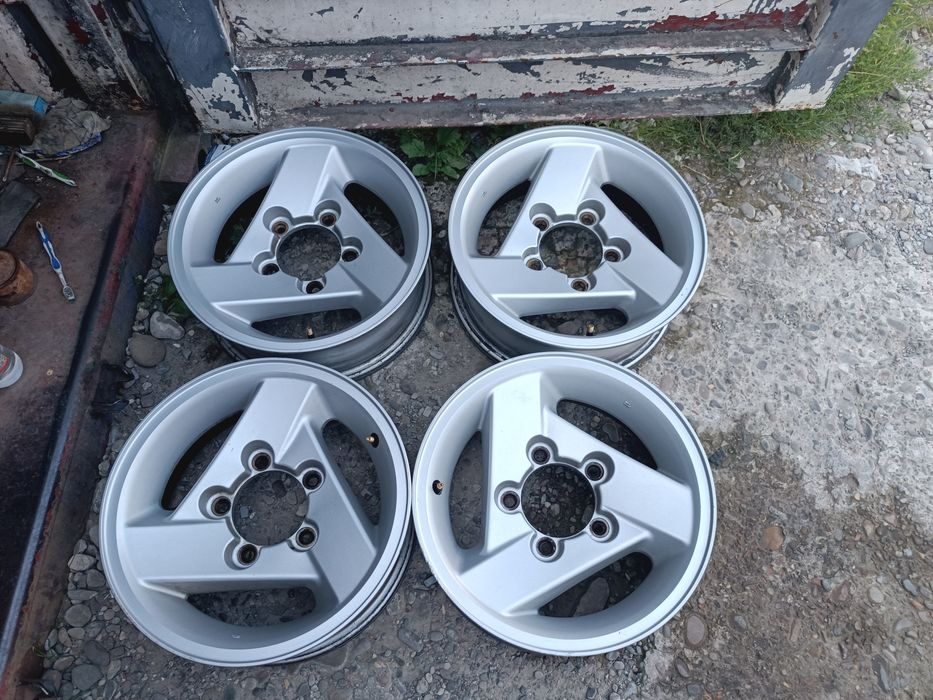 Диски 5x139.7r15 Suzuki Jimmy оригінал з Германії у хорошому стані