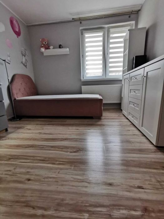 Łóżko tapicerowane dla dziewczynki