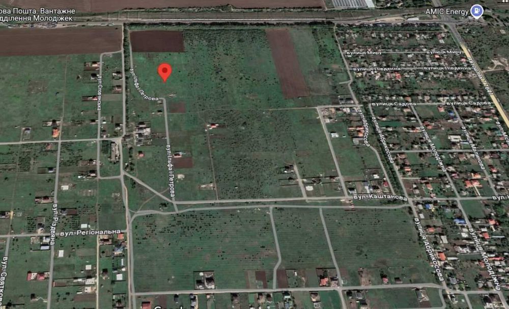 Участок Молодежное 10 соток,свет по улице, вода ведется центральная