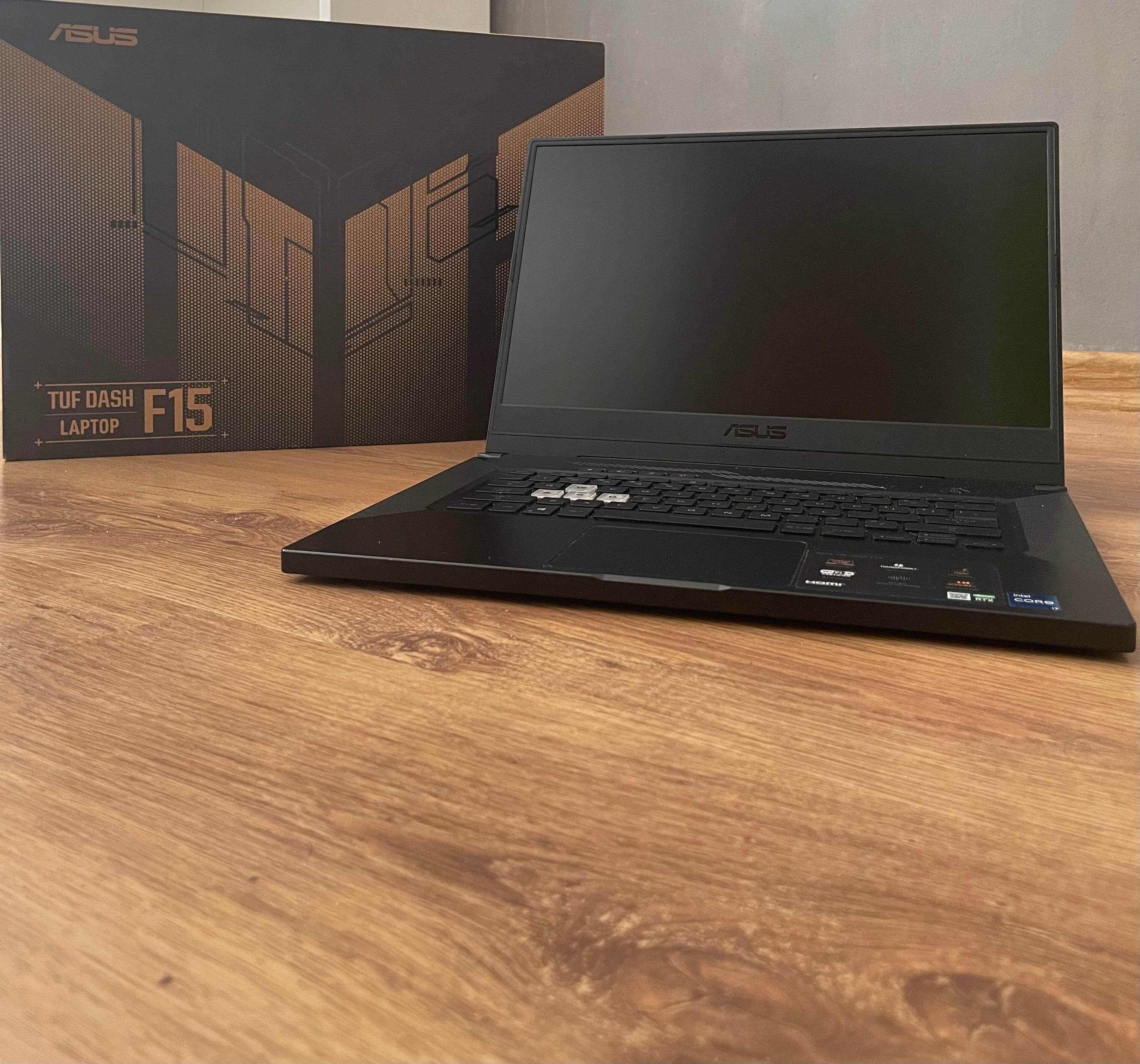 Laptop ASUS TUF Dash F15 (zestaw laptop, słuchawki, mysz i plecak)