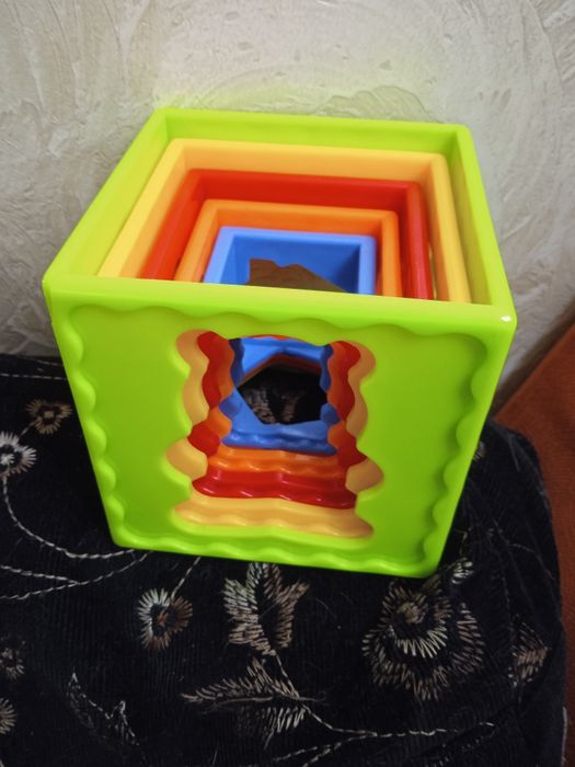 Пірамідка розвиваюча для малечі, сортер