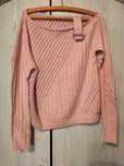 Sweter pudrowy róż Guess