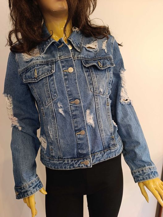 Damska jeansowa kurtka oversize – rozmiar M efekt „destroyed”,