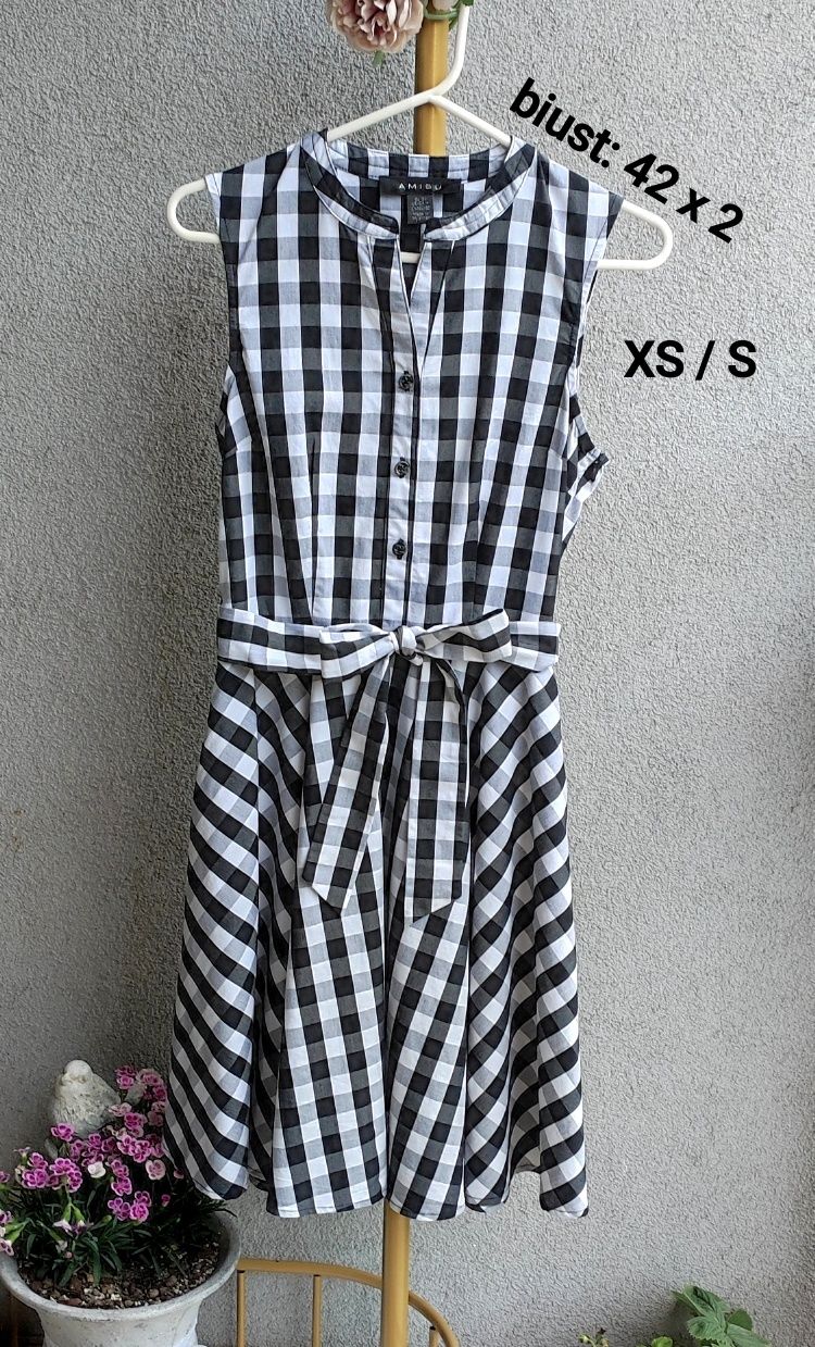Sukienka pin-up XS S biust 42x2 na lata 50-te kratka rozkloszowana