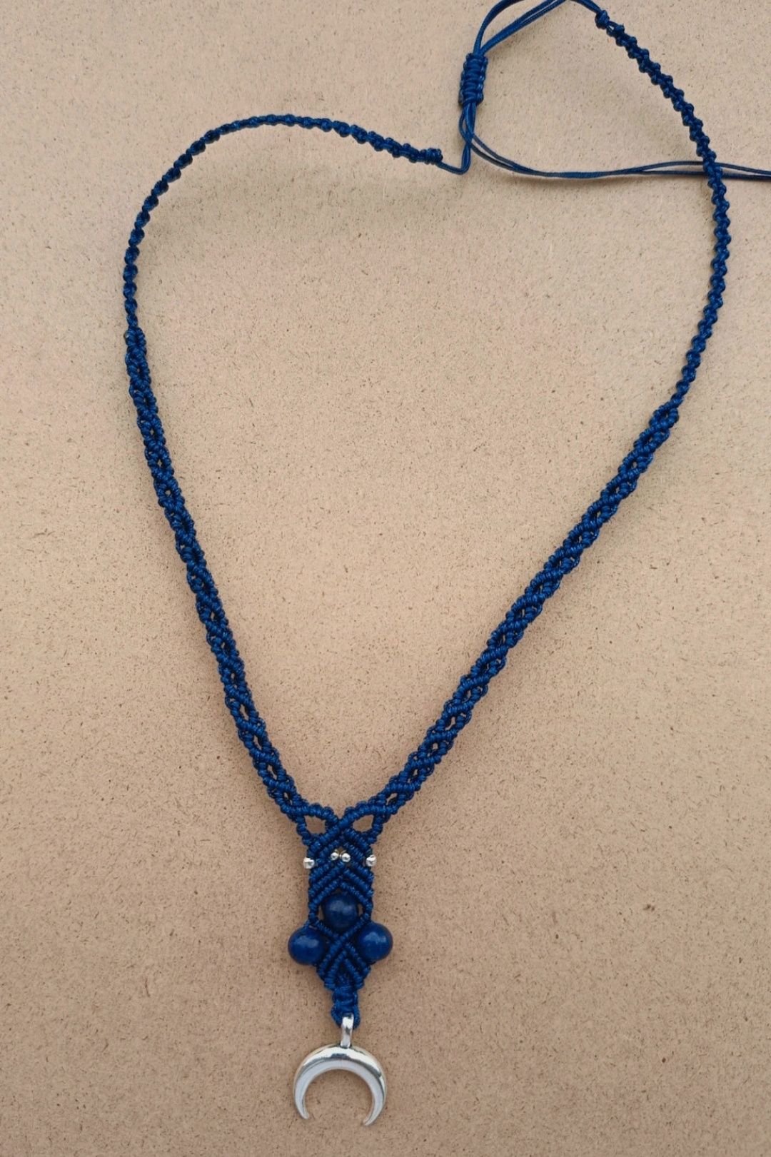Naszyjnik księżycowy lapis lazuli