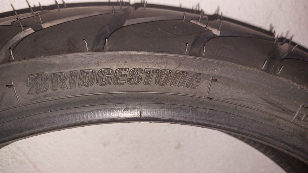 Pneu bridgestone moto