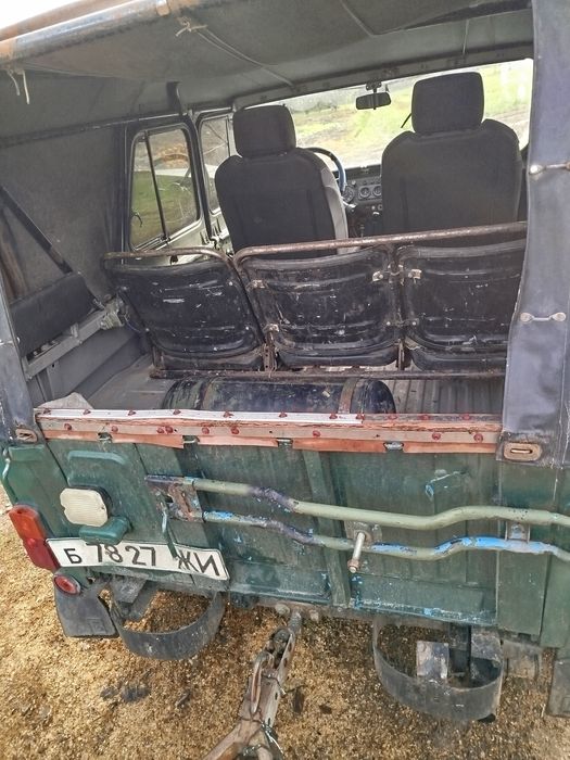 Уаз на повному ходу