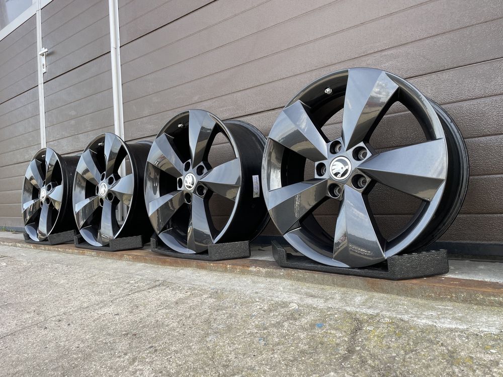 4x felgi aluminiowe 5x112 r17 et38 6,5J Alufelgi Czarne Oryginal Skoda