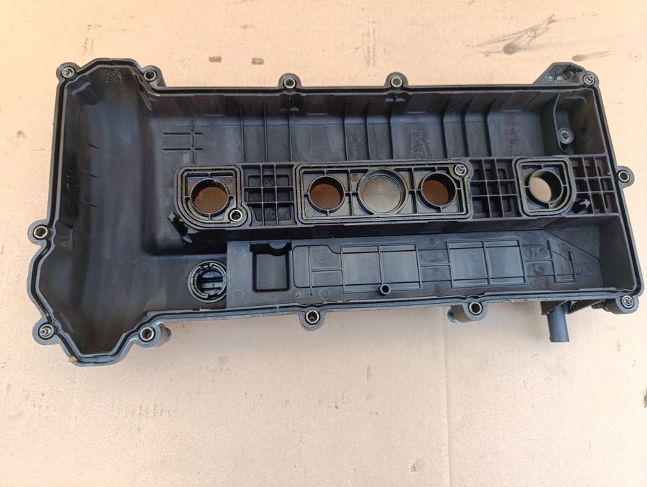 Кришка клапанів 1.8 2.0 Mazda 6 5 Mondeo Focus c-max