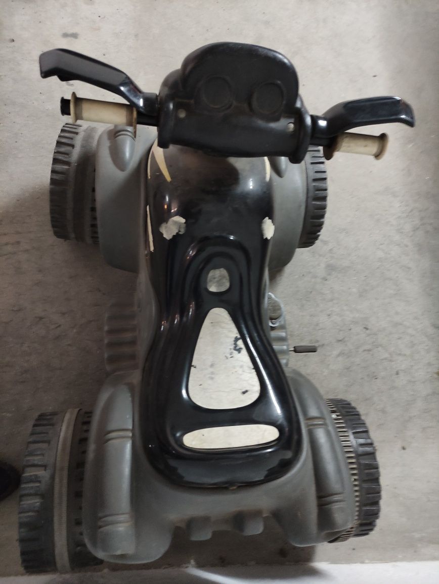 Moto quatro criança