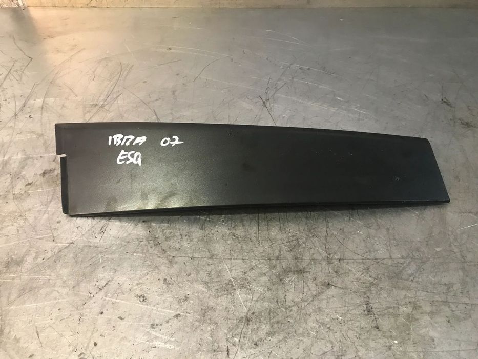ACABAMENTO EXTERIOR PILAR PORTA SEAT IBIZA 6L - ESQUERDO  6L3853317 /