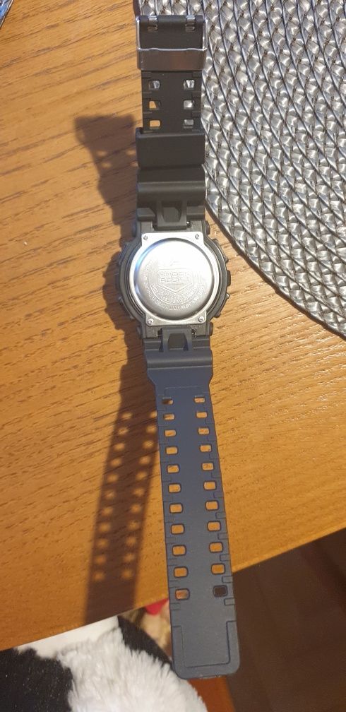Zegarek Casio G-Shock czarno złoty 5146