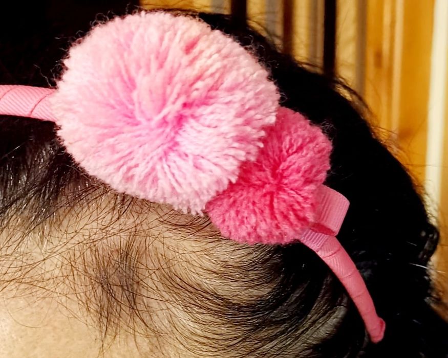 Różowa opaska dla dziewczynki