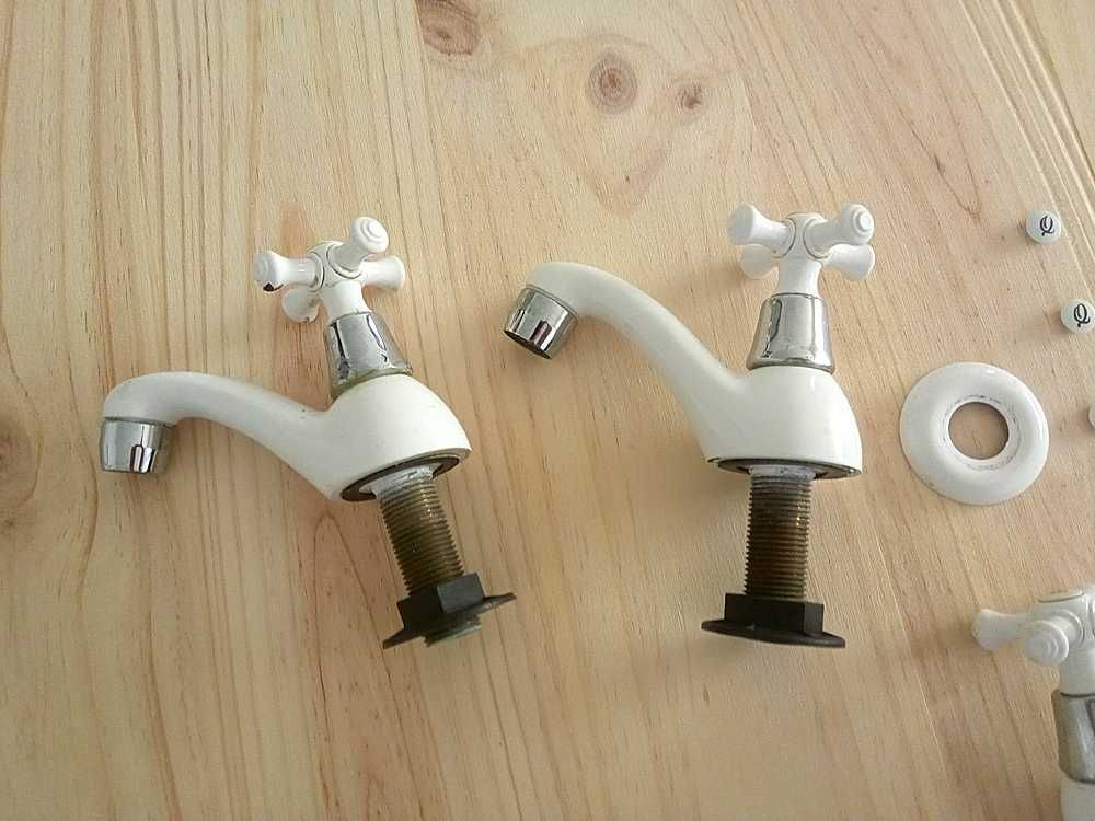 Conjunto De Torneiras De WC
