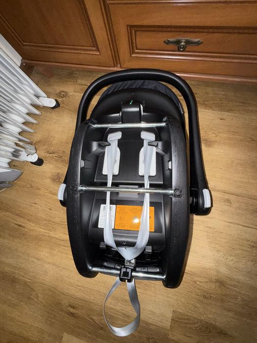 Автолюлька Maxi-Cosi CabrioFix i-Size
