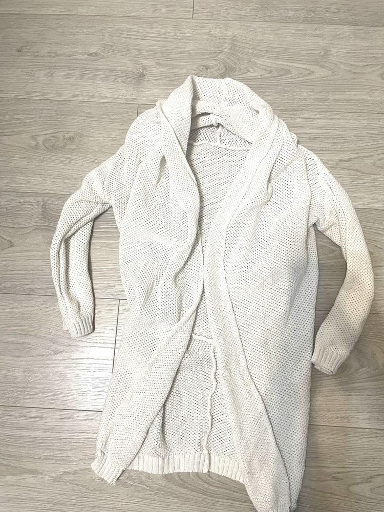 Biały sweterek / narzutka