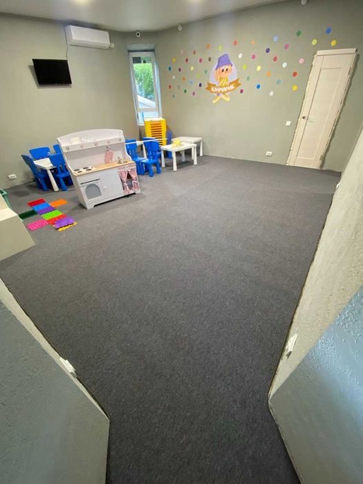 Укладання лінолеуму,ковроліну,виїзд на заміри об'єкту із зразками.