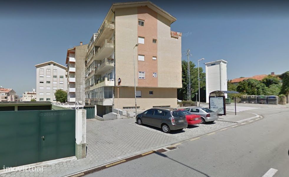 Espaço comercial em Vilar de Andorinho - Gaia