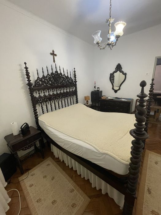 Cama em Madeira Pau Preto