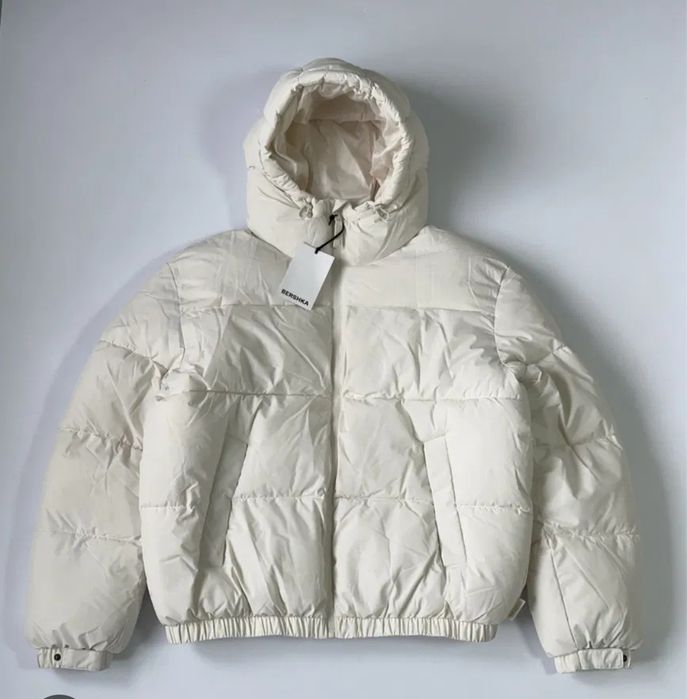 Куртка пуф від Bershka.