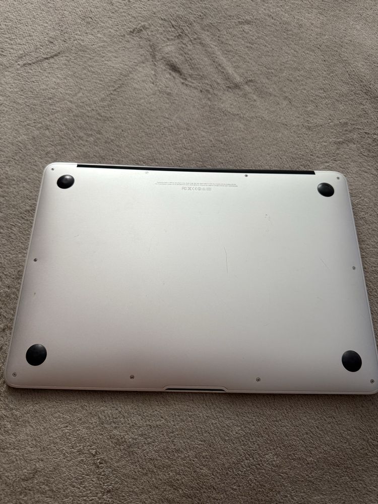 На запчастини MacBook Air 13 2014 i5 8gb Ram 128gb SSD Silver A1466