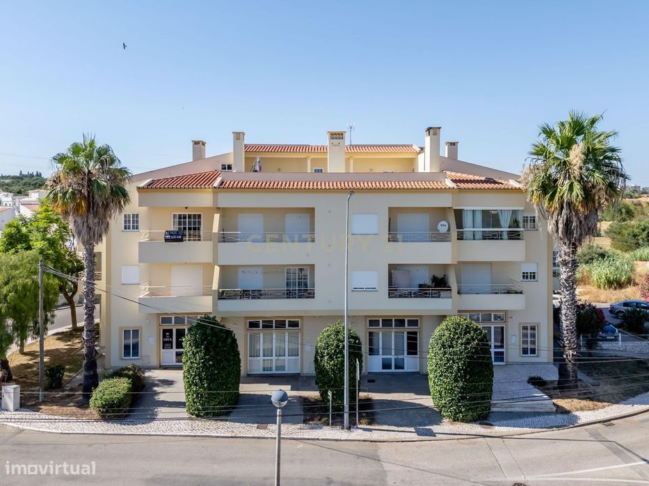 Apartamento T3 com 180 m² a 5 minutos da Praia do Vau – Portimão