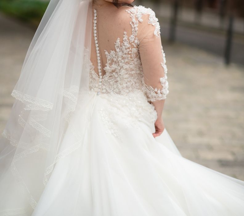 Оренда,продаж Весільне плаття молочного кольору