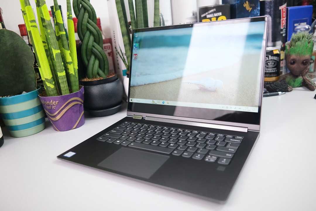 Yoga C 930  i7 -8550u 12 gb ram 256 ssd intel uhd 620 14 FHD IPS 2in1