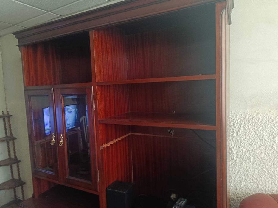 Vendo Estante com mais de  25 anos